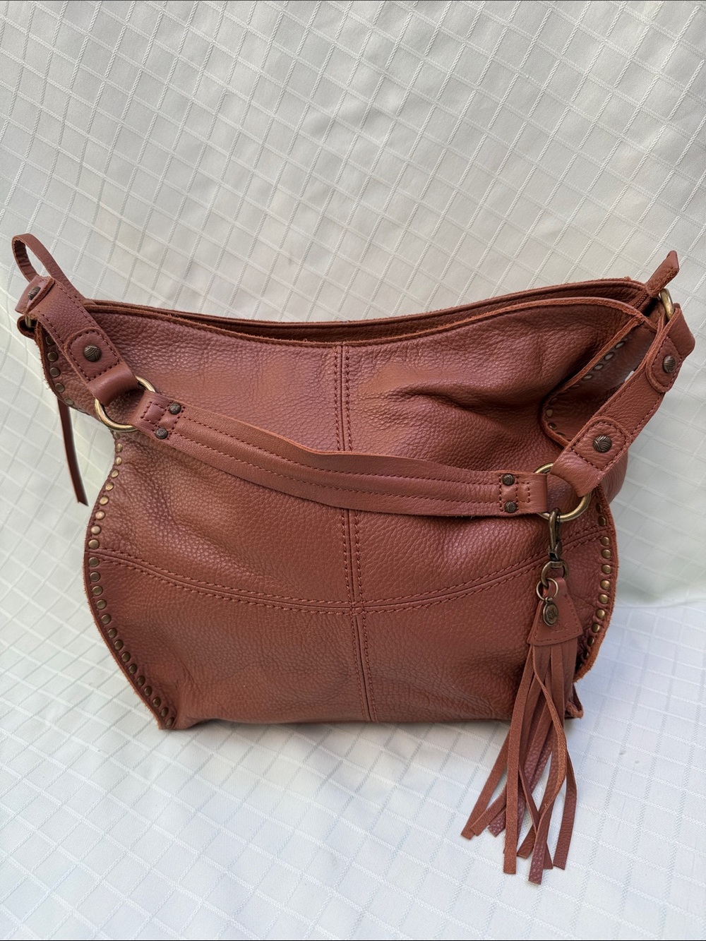The SAK Brown Pebble Leather Hobo Tote/Shoulder Bag with removable Key Chain